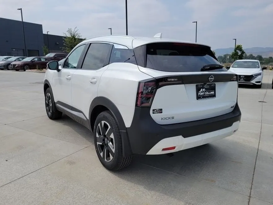 2025 Nissan Kicks SV photo 1