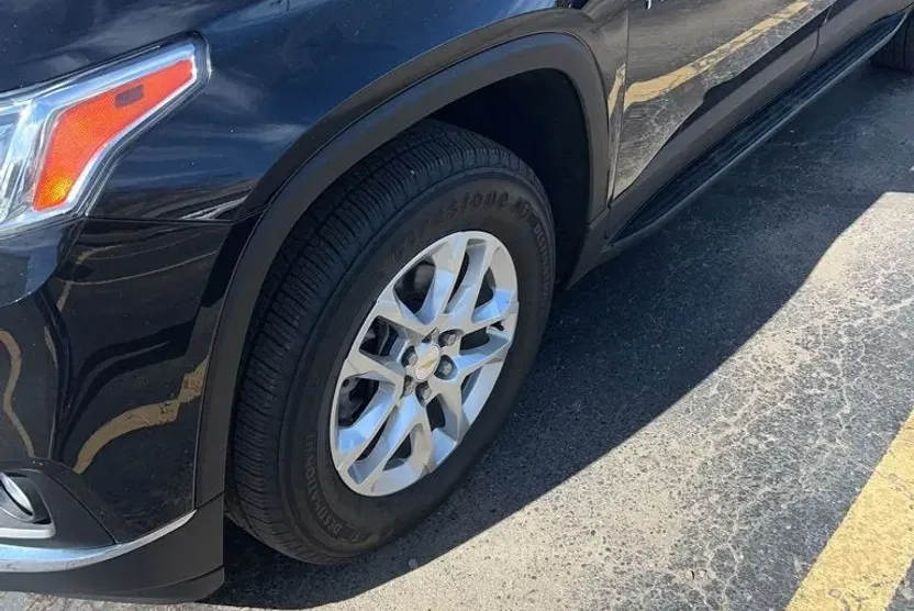 2021 Chevrolet Traverse Cloth photo 1
