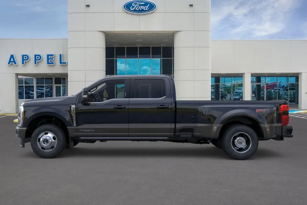 2025 Ford F-350 King Ranch photo 1