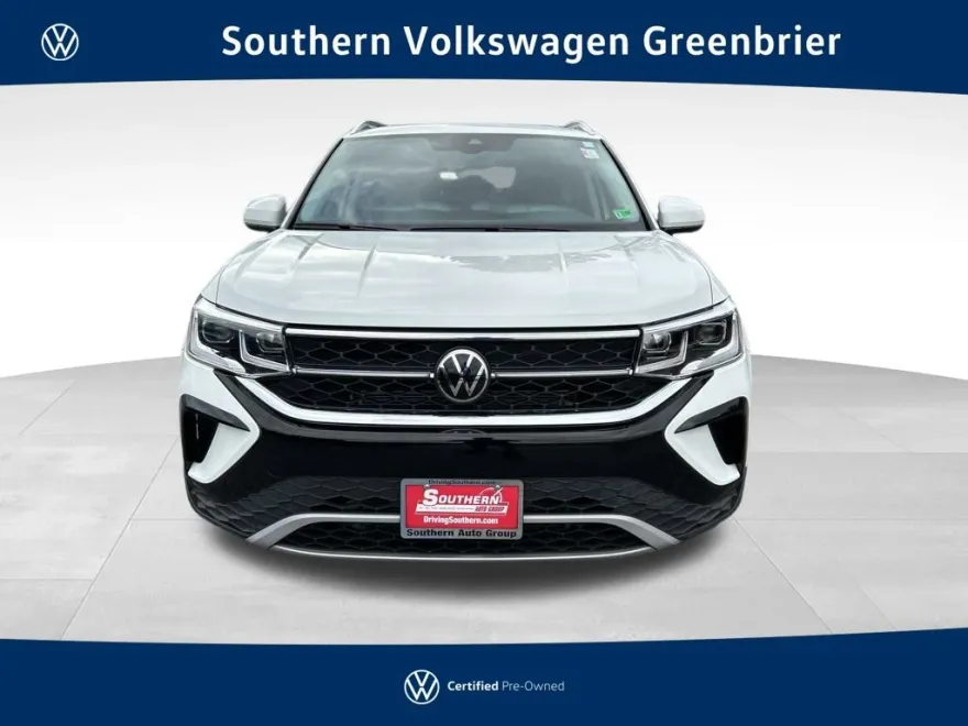 2023 Volkswagen Taos SEL photo 1