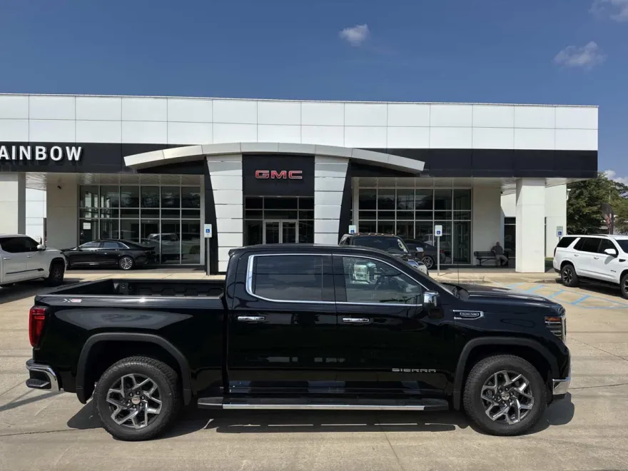 2026 Gmc Sierra 1500 SLT photo 1