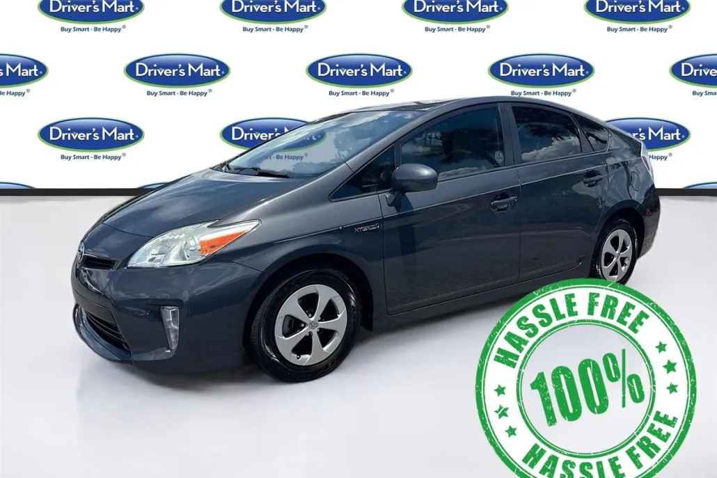2015 Toyota Prius Three photo 1
