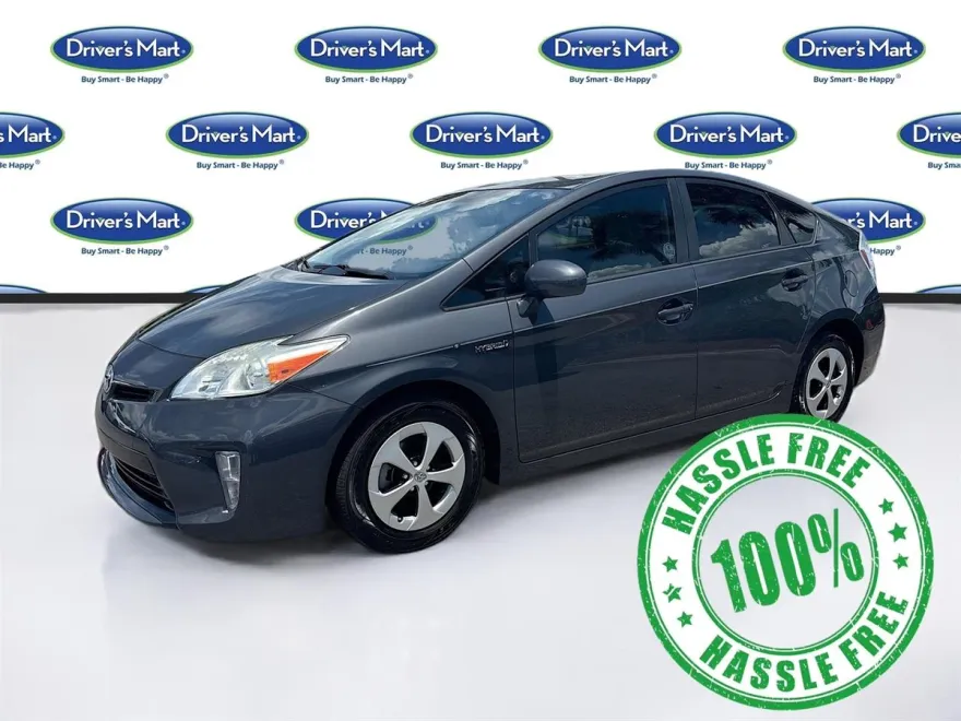 2015 Toyota Prius Three photo 1