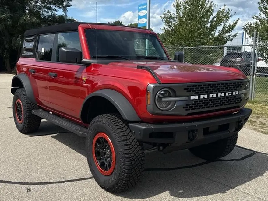 2024 Ford Bronco Badlands photo 1