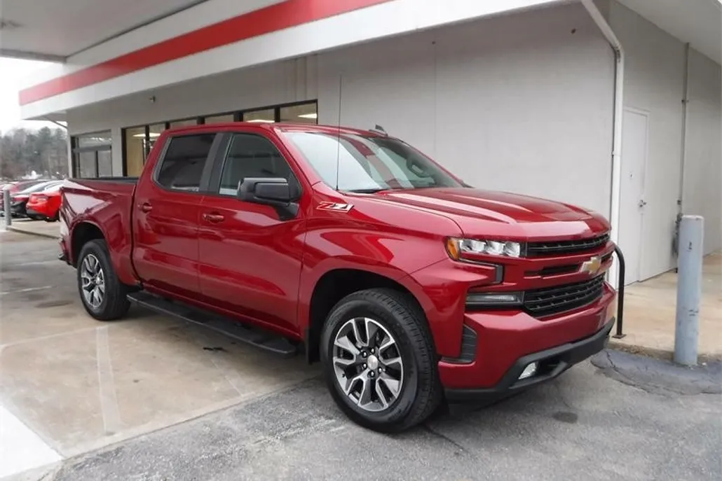 2020 Chevrolet Silverado RST photo 1