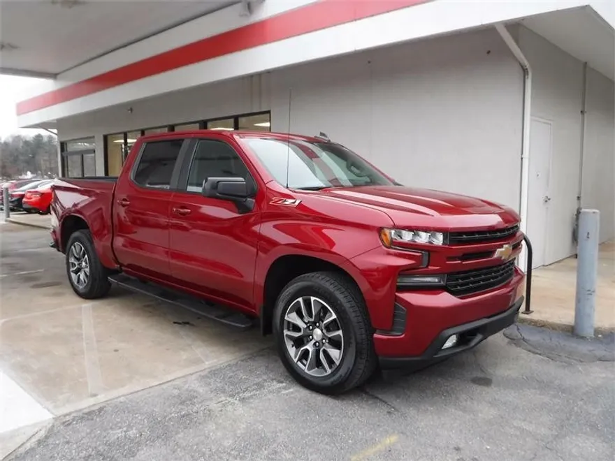 2020 Chevrolet Silverado RST photo 1