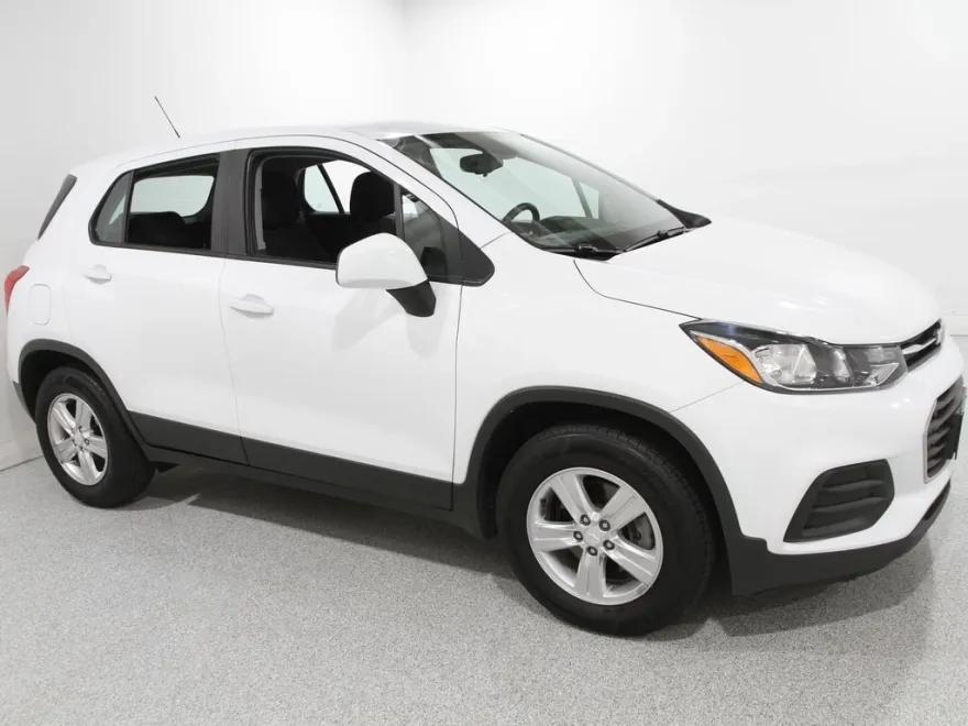 2019 Chevrolet Trax LS photo 1