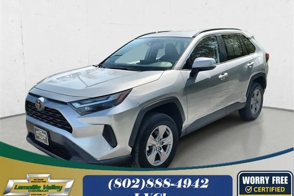 2024 Toyota RAV4 XLE photo 1