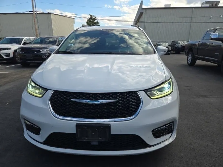 2021 Chrysler Pacifica Hybrid Touring photo 1
