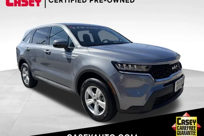 2023 Kia Sorento LX photo 1