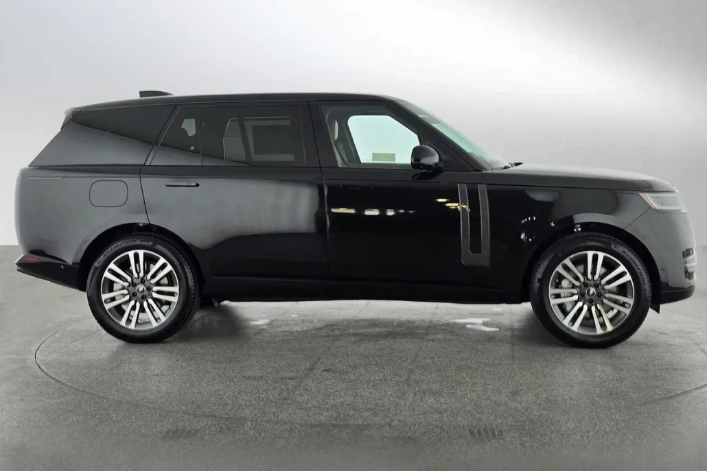 2025 Land Rover Range Rover SE photo 1