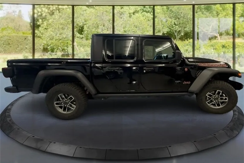 2025 Jeep Gladiator Mojave photo 1