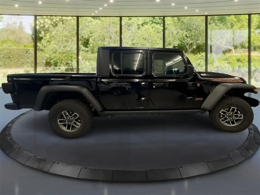 2025 Jeep Gladiator Mojave photo 1