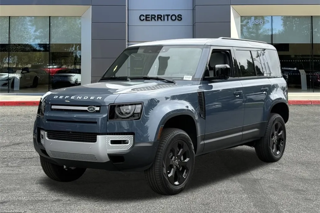 2025 Land Rover Defender 110 S photo 1