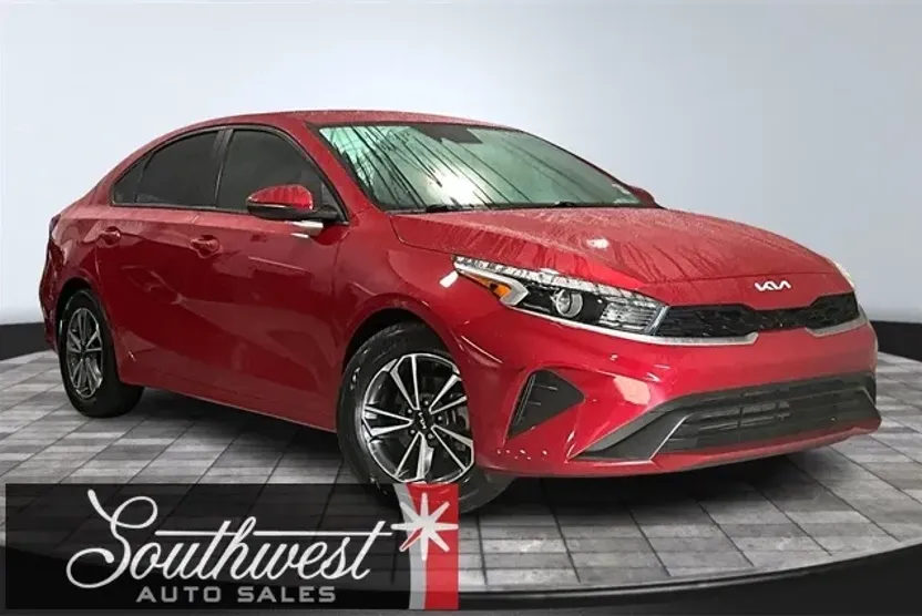 2022 Kia Forte FE LXS photo 1