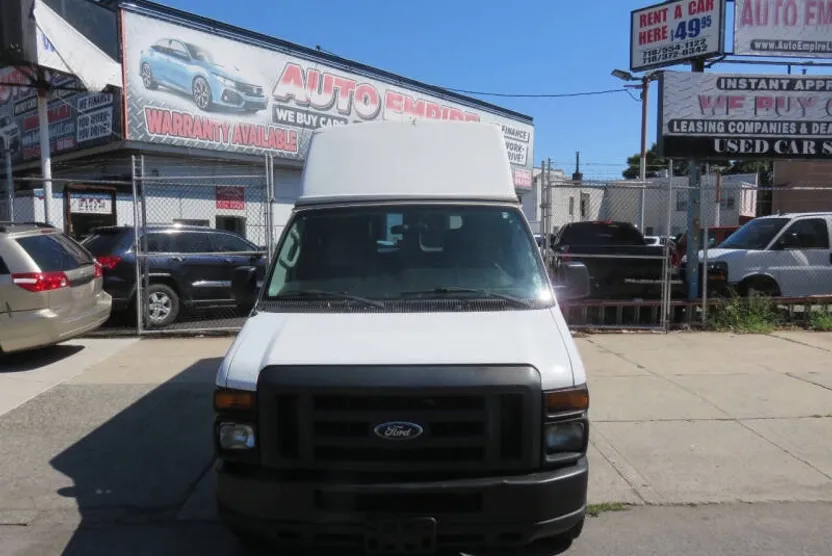 2013 Ford E-250 photo 1