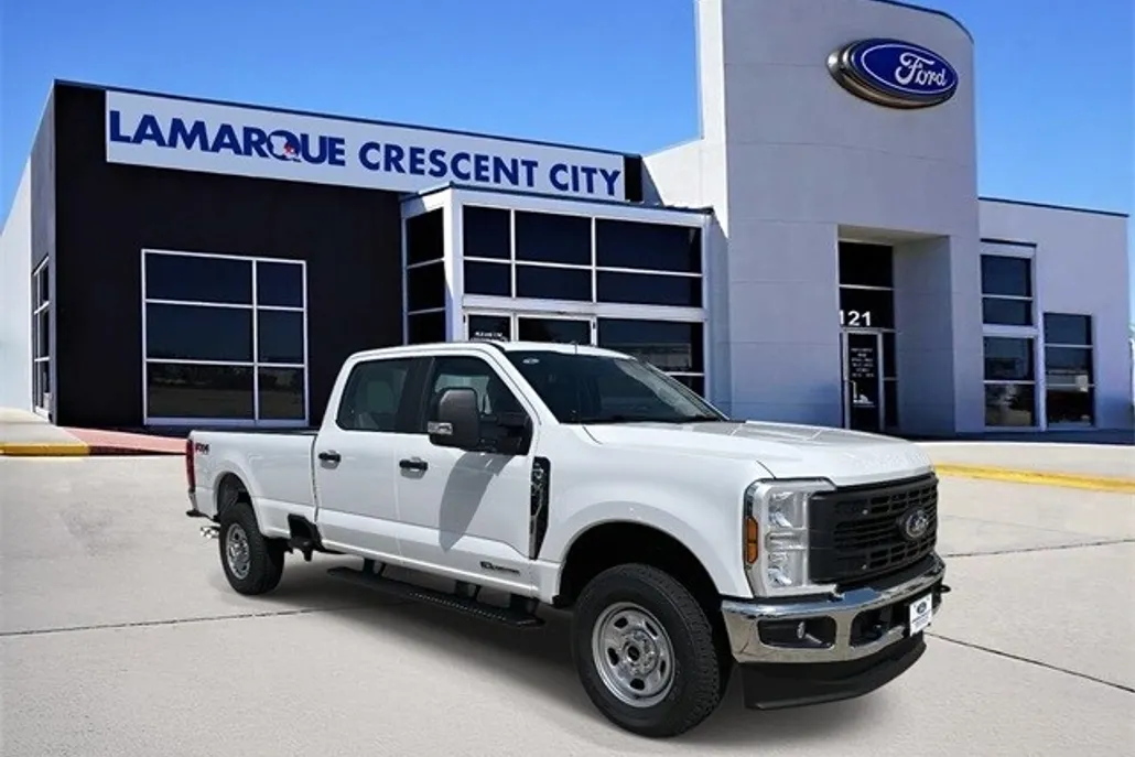 2025 Ford F-350 photo 1