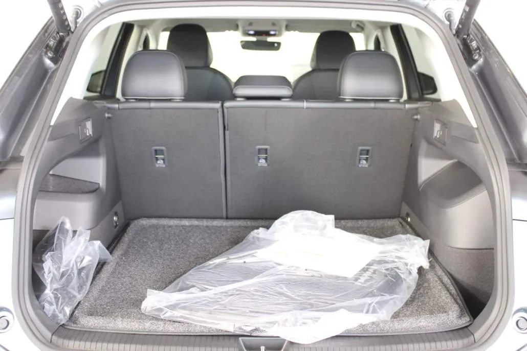 2025 Volkswagen Tiguan SE photo 1
