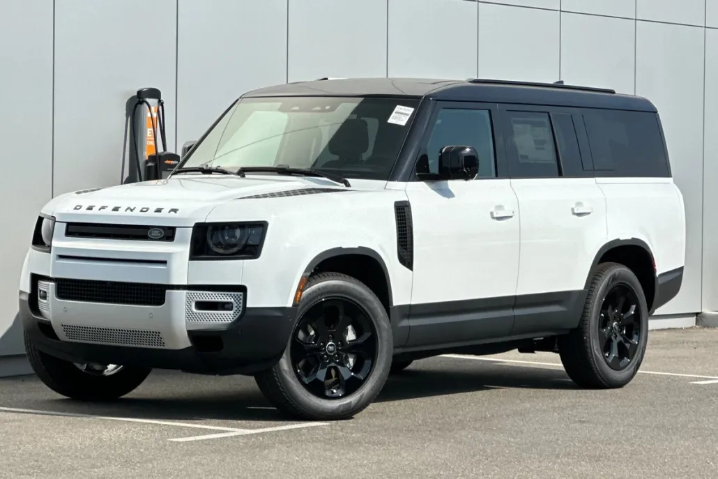 2025 Land Rover Defender 130 S photo 1
