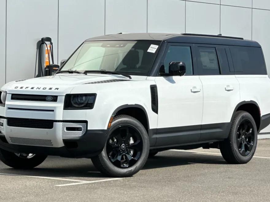 2025 Land Rover Defender 130 S photo 1