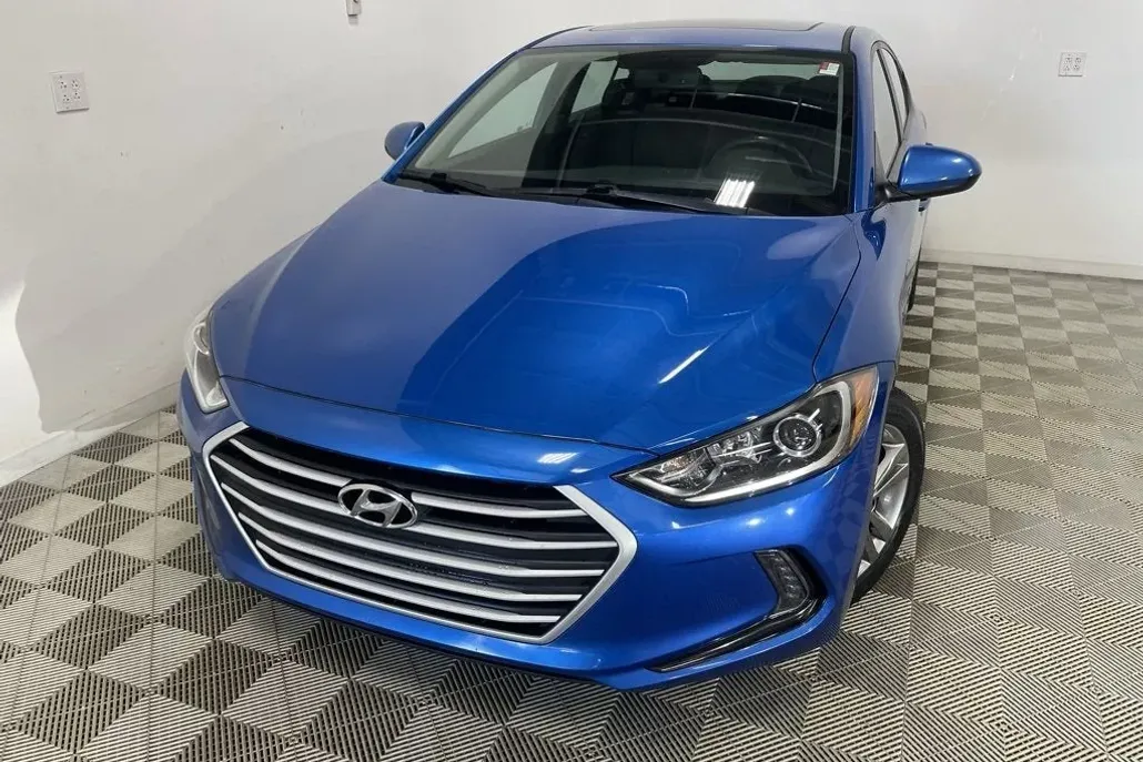 2017 Hyundai Elantra Value Edition photo 1