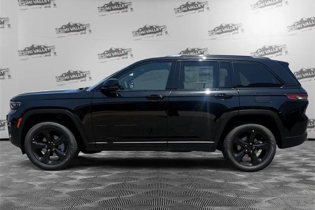2025 Jeep Grand Cherokee Limited photo 1