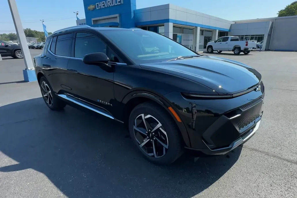 2025 Chevrolet Equinox EV 1LT photo 1
