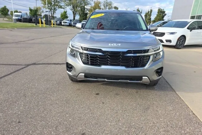 2024 Kia Seltos S photo 1