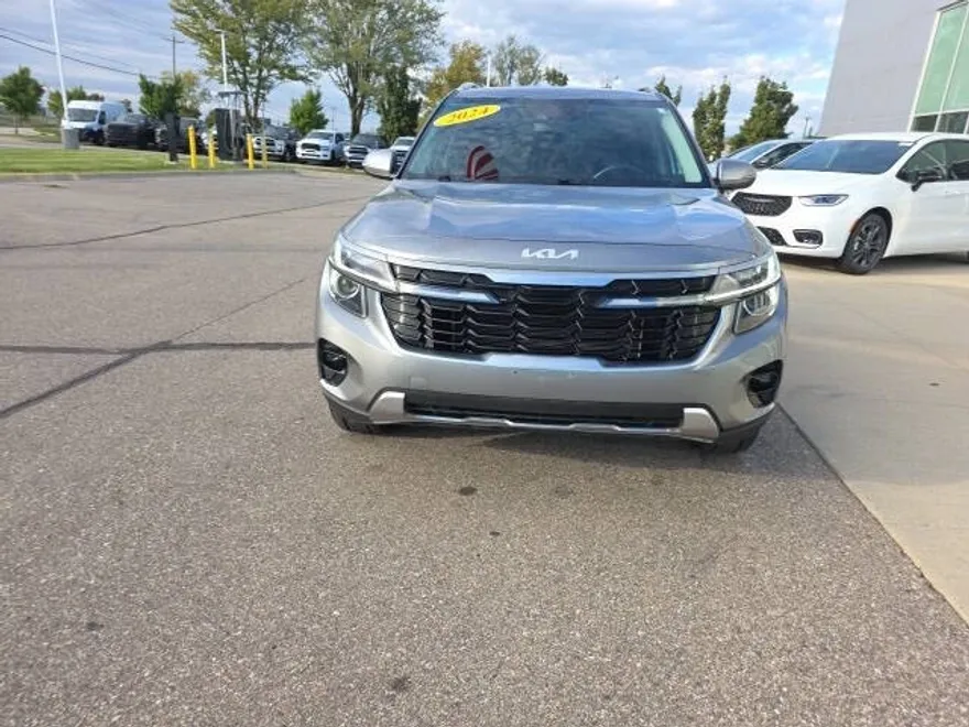2024 Kia Seltos S photo 1