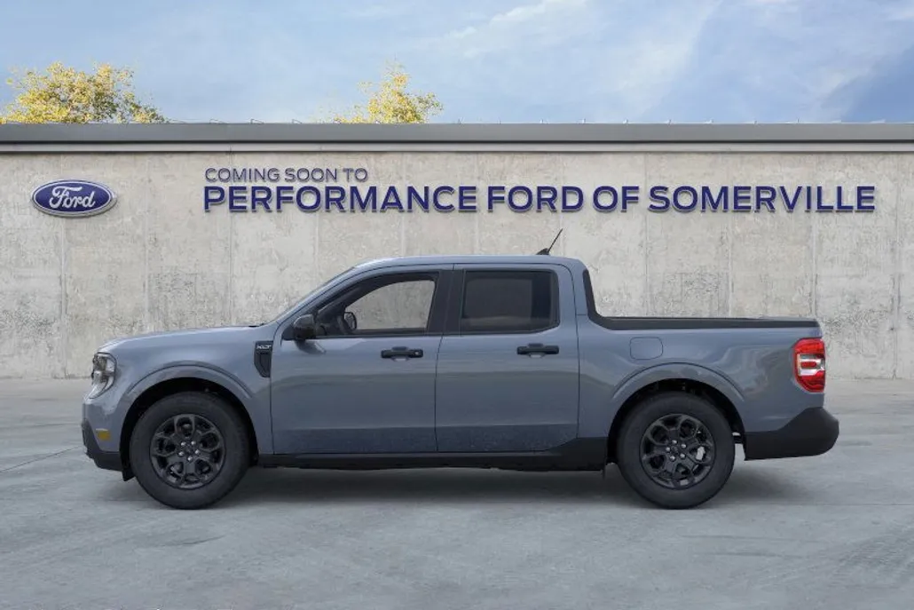 2025 Ford Maverick XLT photo 1