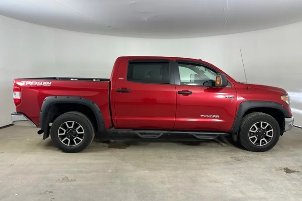 2018 Toyota Tundra SR5 CrewMax photo 1