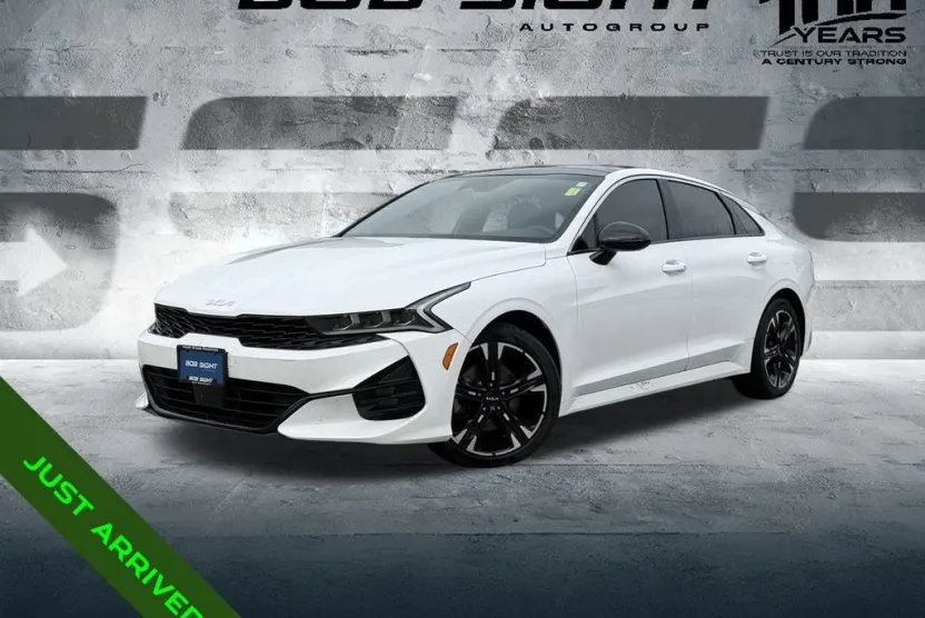 2023 Kia K5 GT-Line photo 1