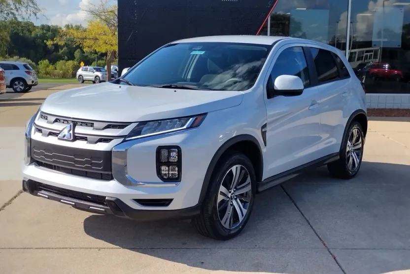 2025 Mitsubishi Outlander Sport ES SE LE photo 1