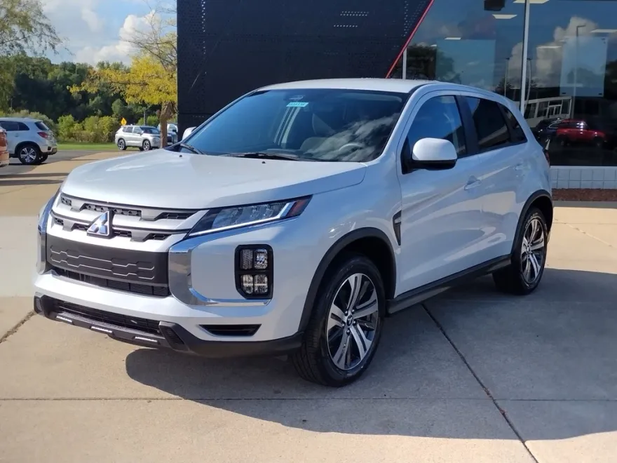2025 Mitsubishi Outlander Sport ES SE LE photo 1
