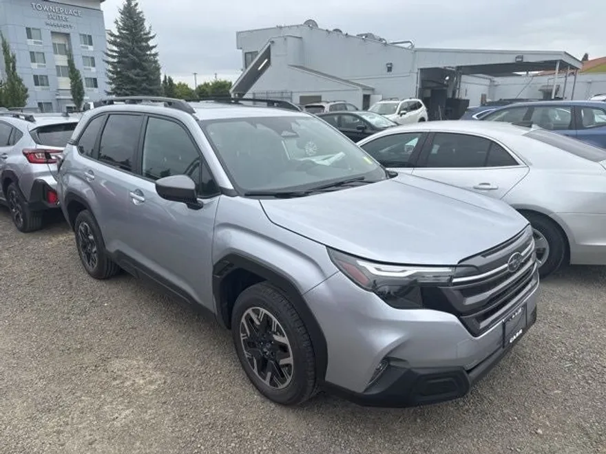2025 Subaru Forester Premium photo 1
