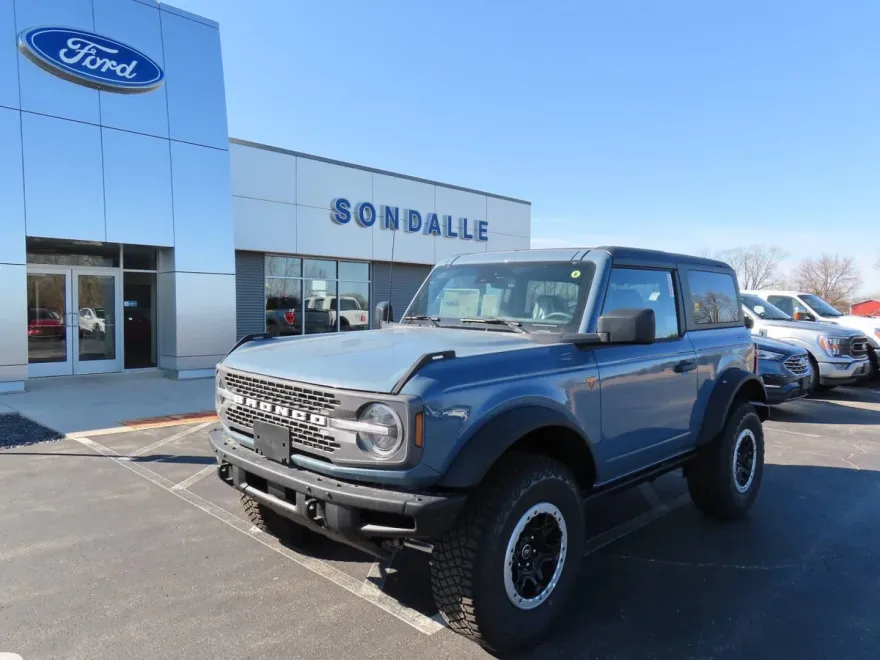 2024 Ford Bronco Badlands photo 1