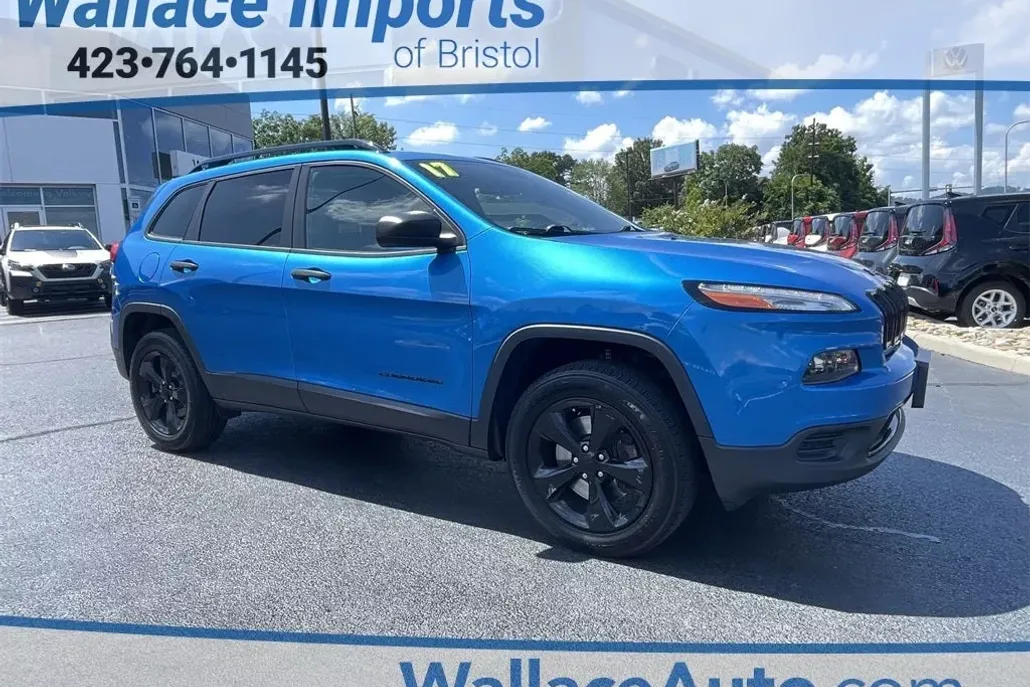 2017 Jeep Cherokee Sport photo 1