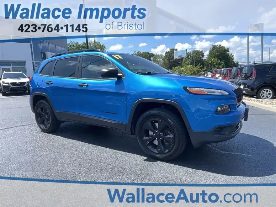 2017 Jeep Cherokee Sport photo 1