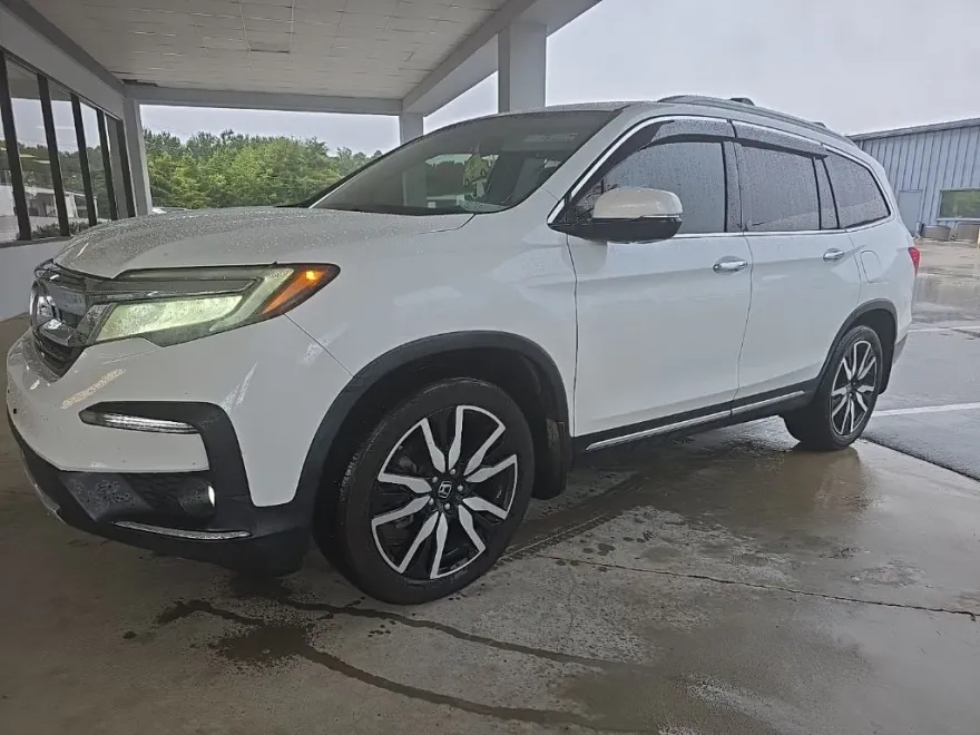2020 Honda Pilot Touring photo 1