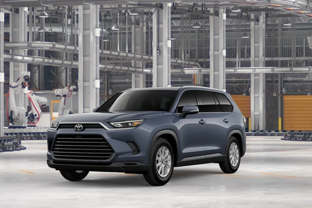 2026 Toyota Highlander XLE Hybrid photo 1