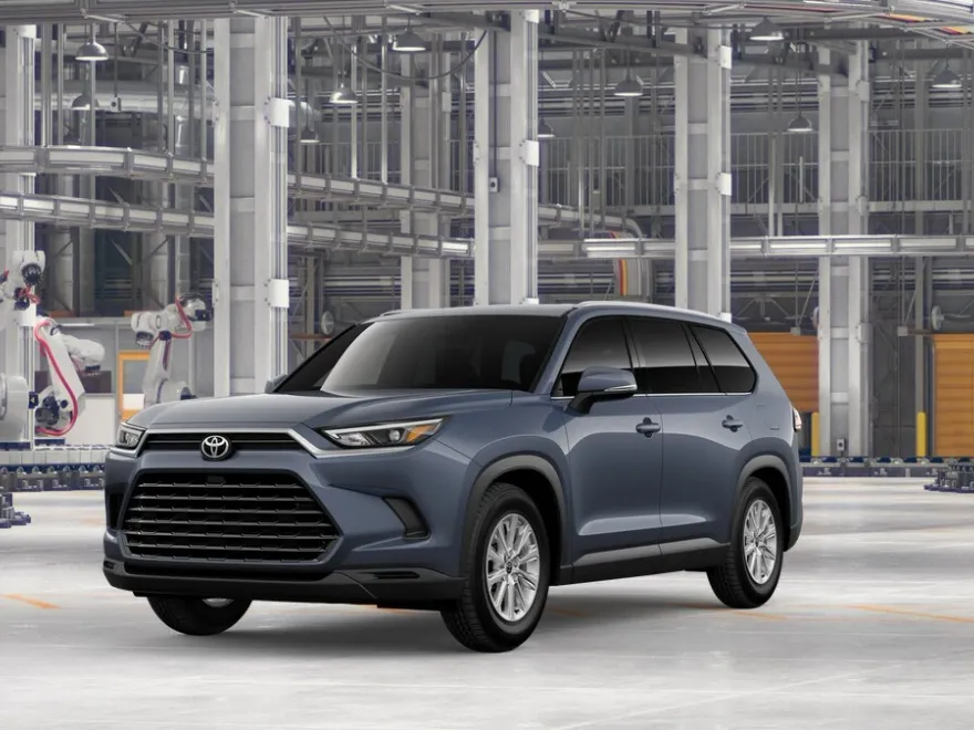 2026 Toyota Highlander XLE Hybrid photo 1