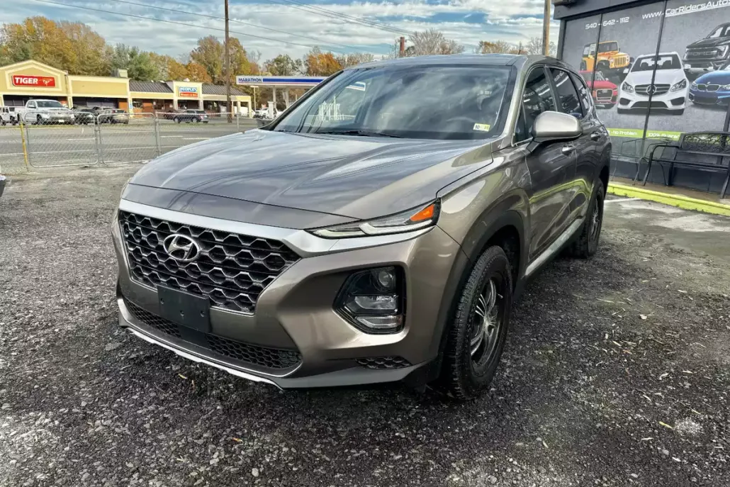 2019 Hyundai Santa Fe SE photo 1