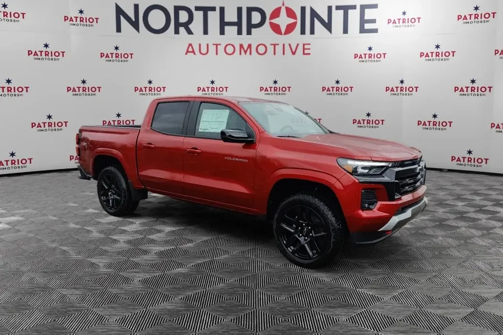 2025 Chevrolet Colorado Z71 photo 1