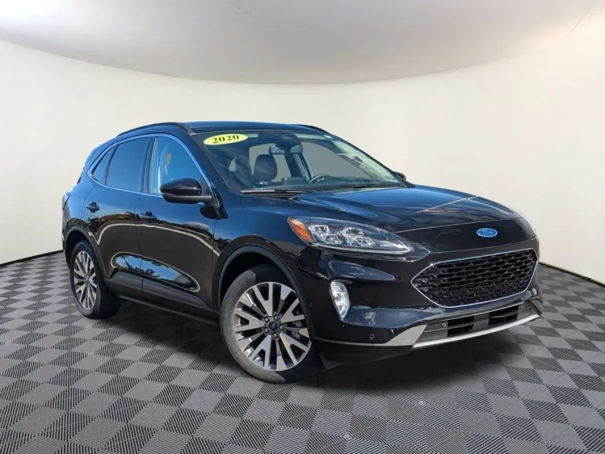 2020 Ford Escape Titanium Hybrid photo 1