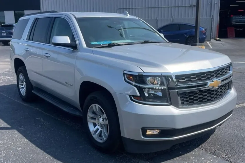 2019 Chevrolet Tahoe LT photo 1