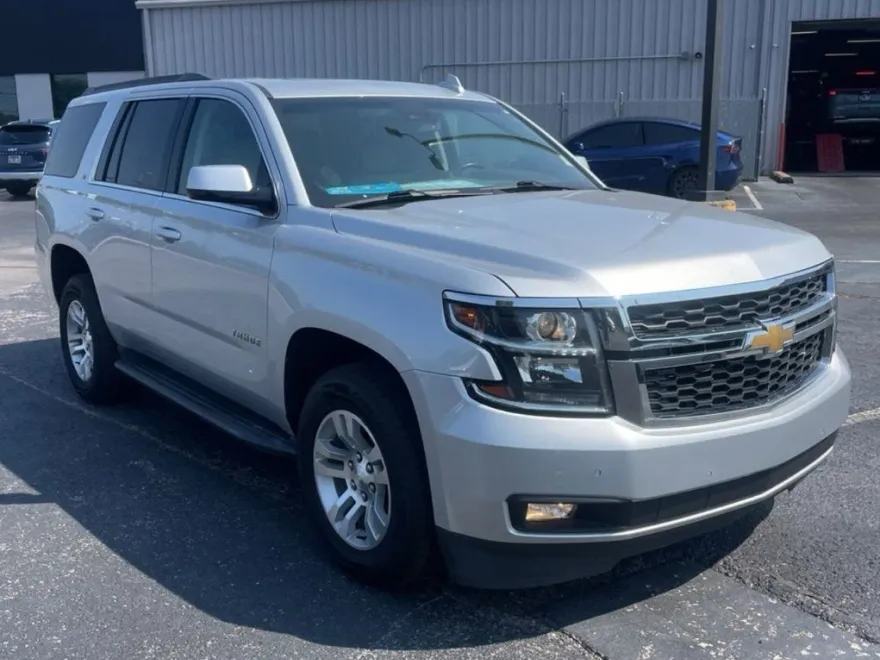 2019 Chevrolet Tahoe LT photo 1