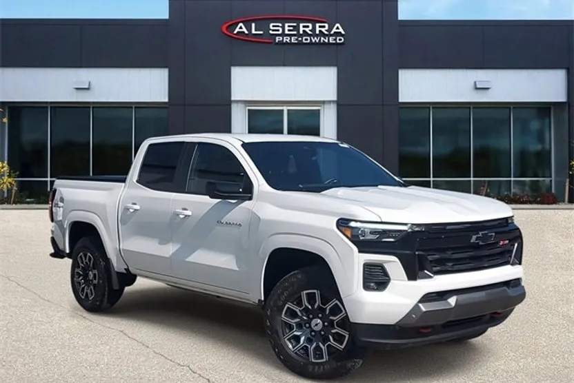 2023 Chevrolet Colorado Z71 photo 1