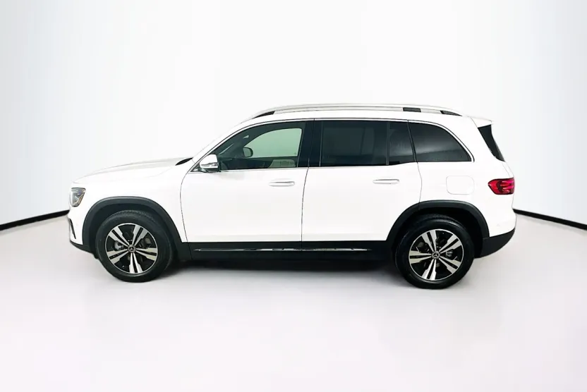2025 Mercedes Benz GLB 250 4MATIC photo 1