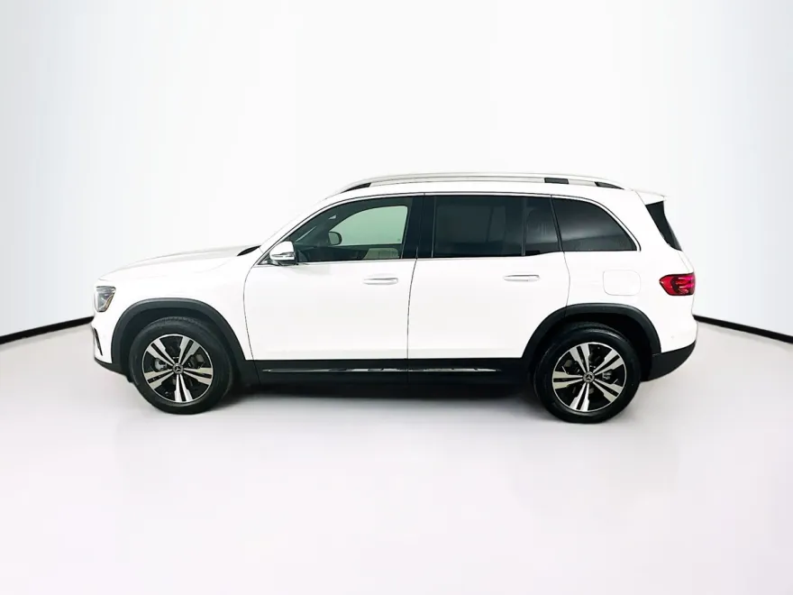 2025 Mercedes Benz GLB 250 4MATIC photo 1