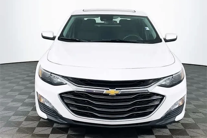 2024 Chevrolet Malibu 1LT photo 1